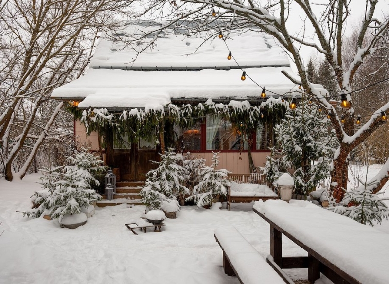 Как в сказке: волшебный новогодний декор небольшого деревенского дома 1967 года постройки