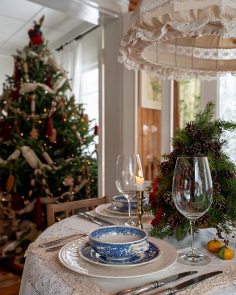 Как в сказке: волшебный новогодний декор небольшого деревенского дома 1967 года постройки