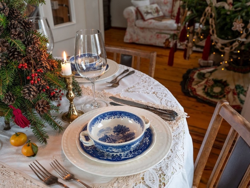 Как в сказке: волшебный новогодний декор небольшого деревенского дома 1967 года постройки