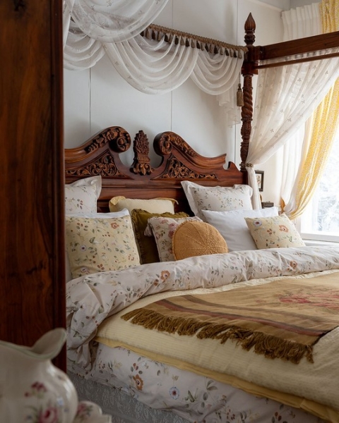 Как в сказке: волшебный новогодний декор небольшого деревенского дома 1967 года постройки