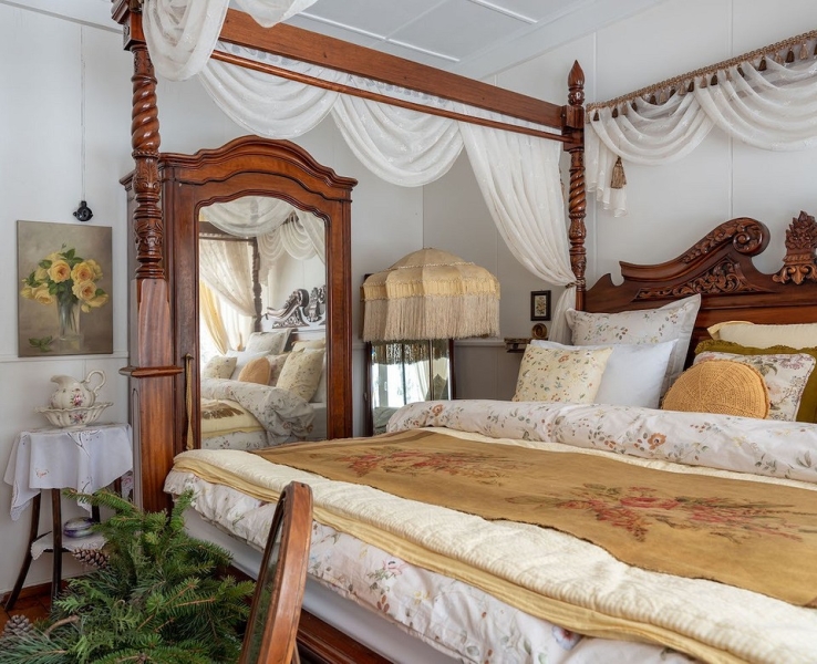 Как в сказке: волшебный новогодний декор небольшого деревенского дома 1967 года постройки