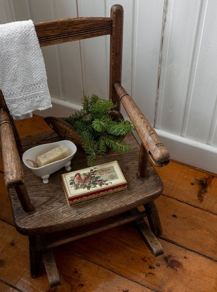 Как в сказке: волшебный новогодний декор небольшого деревенского дома 1967 года постройки