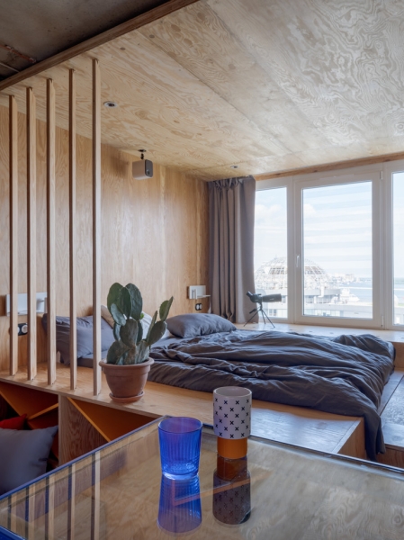 Маленькая квартира 25 м² с кроватью на подиуме в Ростове-на-Дону