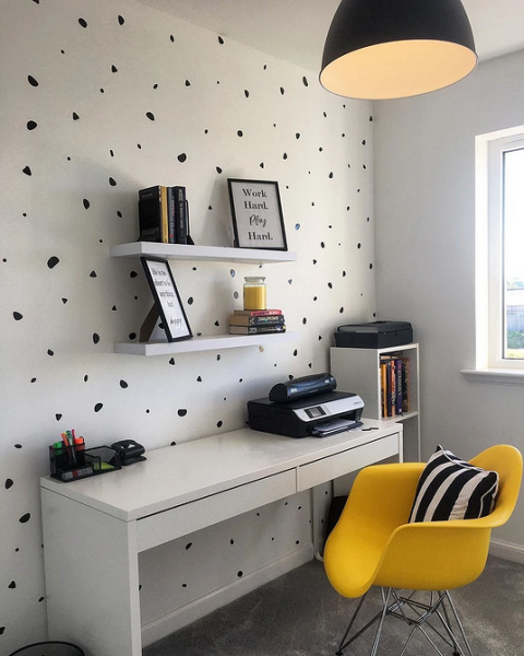 Рабочая зона у окна: советы по обустройству и идеи для разных комнат (92 фото)