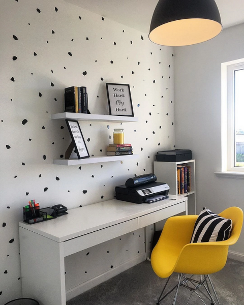 Рабочая зона у окна: советы по обустройству и идеи для разных комнат (92 фото)