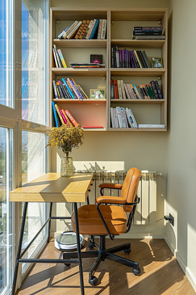 Рабочая зона у окна: советы по обустройству и идеи для разных комнат (92 фото)