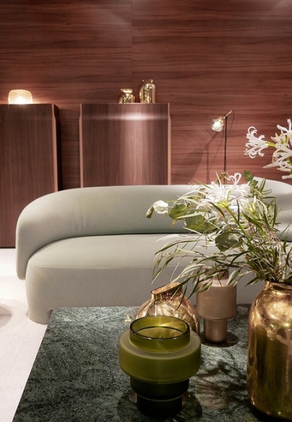 Белый диван в интерьере: какой выбрать, куда поставить, с чем сочетать (90 фото)