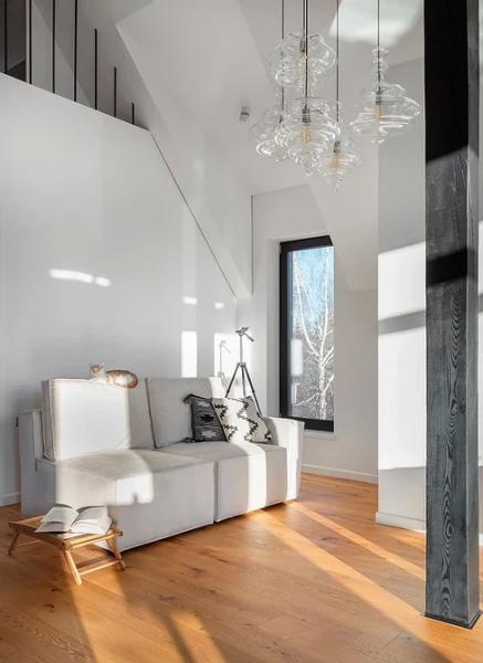 Белый диван в интерьере: какой выбрать, куда поставить, с чем сочетать (90 фото)