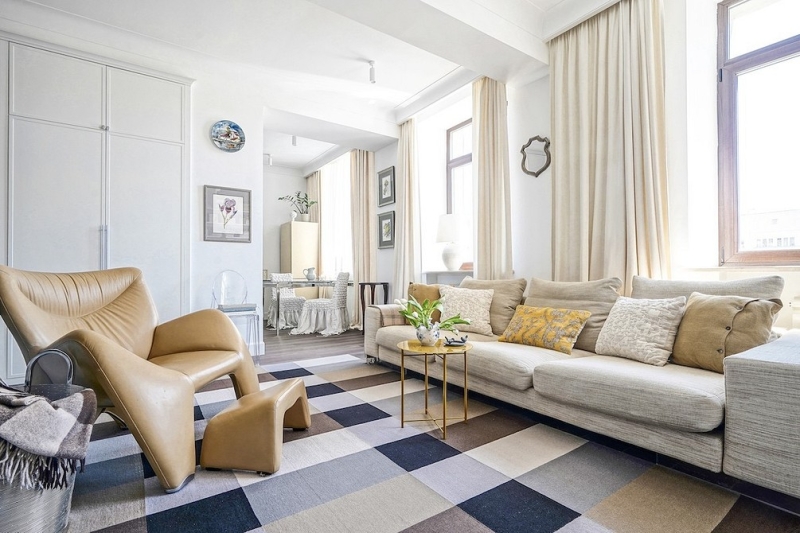 Белый диван в интерьере: какой выбрать, куда поставить, с чем сочетать (90 фото)