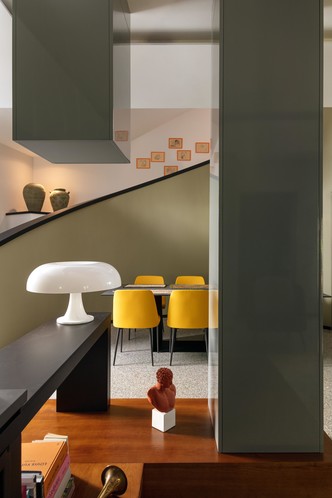 Дом в Неаполе для молодой пары с атмосферой 1970-х