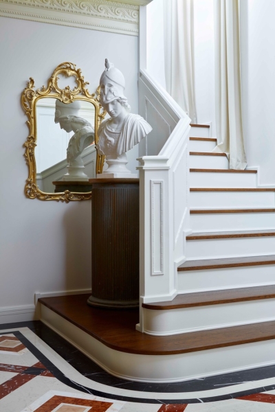 Игра в классики: дом в Подмосковье