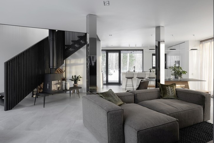 Интерьер с обложки: деревянный дом на берегу Финского залива