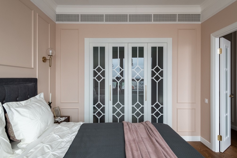 Как разместить гардеробную в спальне: 8 идей с планировками от дизайнеров