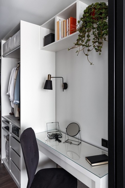 Как разместить гардеробную в спальне: 8 идей с планировками от дизайнеров