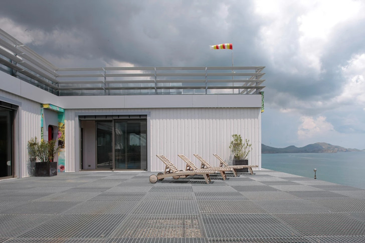 Необычный дом на берегу Черного моря