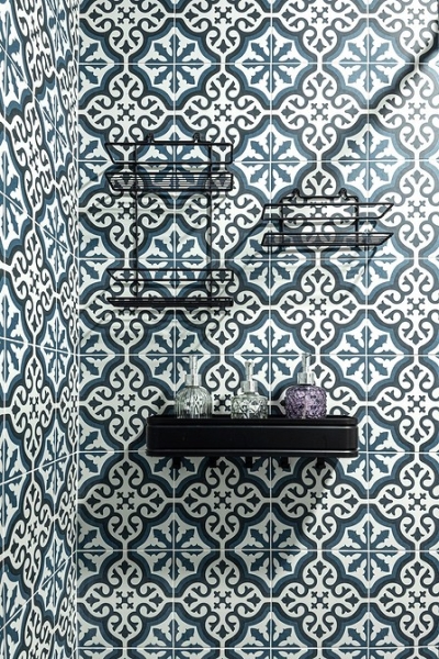 Полка в ванную комнату: виды, варианты размещения и 72 стильных фото в интерьере