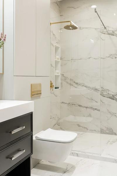 Полка в ванную комнату: виды, варианты размещения и 72 стильных фото в интерьере