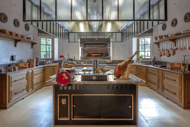 Реконструкция замка во Франции: дизайн-проект бюро Ольги Зубовой