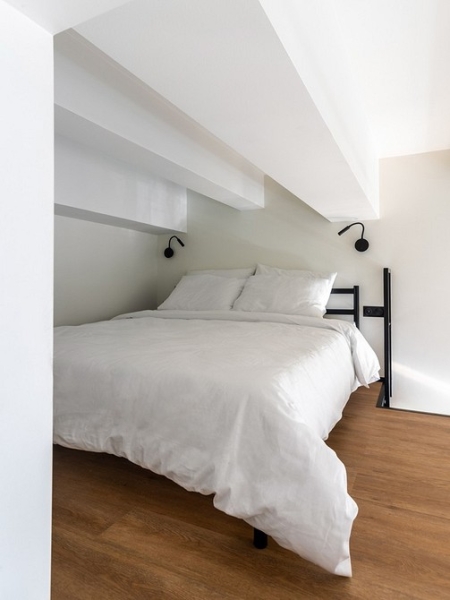 Как дизайнер увеличила площадь 20-метровых апартаментов в 1,5 раза и оформила визуально просторный интерьер