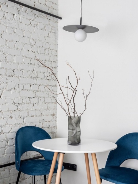 Как дизайнер увеличила площадь 20-метровых апартаментов в 1,5 раза и оформила визуально просторный интерьер