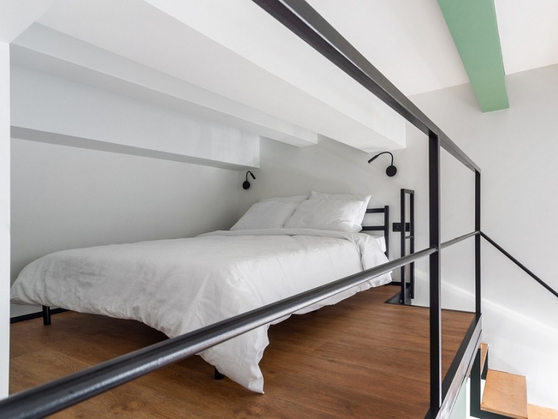 Как дизайнер увеличила площадь 20-метровых апартаментов в 1,5 раза и оформила визуально просторный интерьер