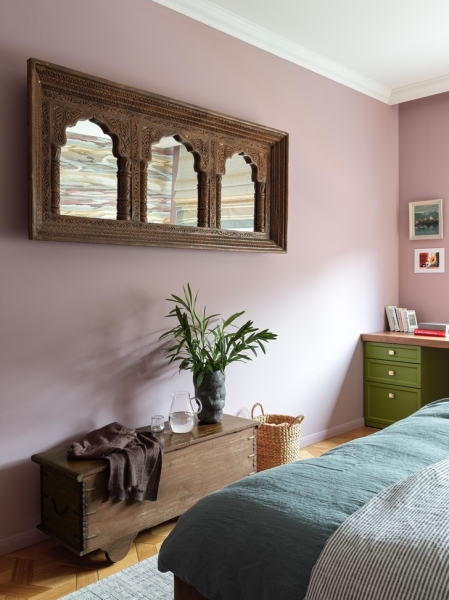 Квартира 56 м² с разноцветными витражами в Петербурге