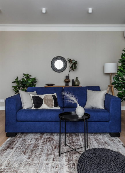Синий диван в интерьере: советы по выбору и лучшие варианты сочетаний + 105 фото