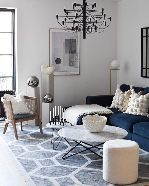 Синий диван в интерьере: советы по выбору и лучшие варианты сочетаний + 105 фото