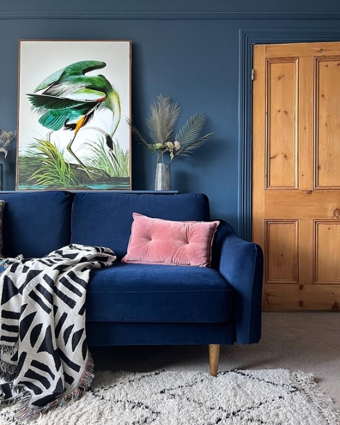 Синий диван в интерьере: советы по выбору и лучшие варианты сочетаний + 105 фото
