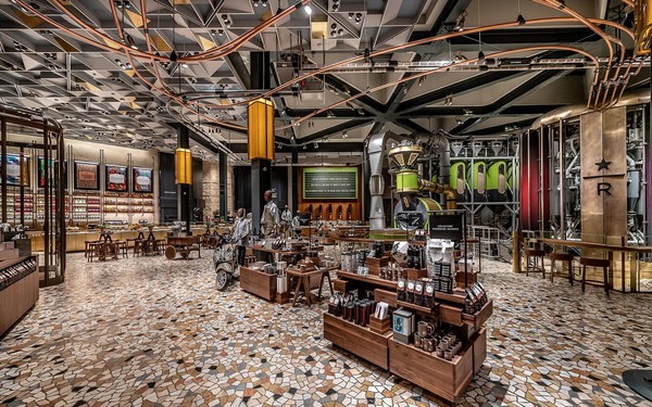 Starbucks завоевывает Италию: в Милане открылось первое кафе