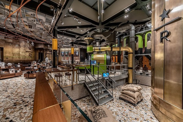 Starbucks завоевывает Италию: в Милане открылось первое кафе