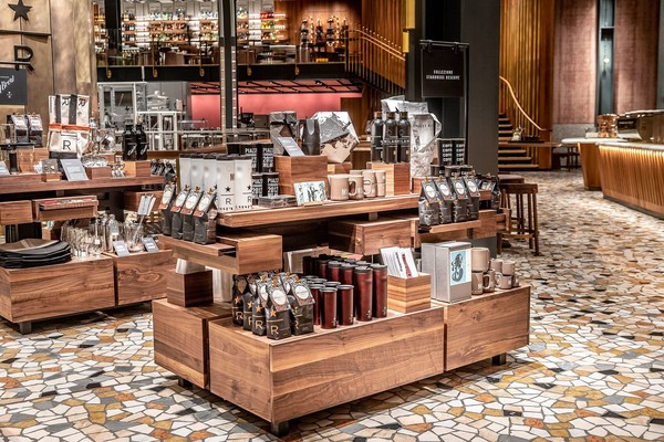 Starbucks завоевывает Италию: в Милане открылось первое кафе