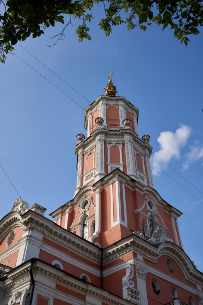 Тишина, скверы и старинные переулки: чем особенна жизнь на Чистых