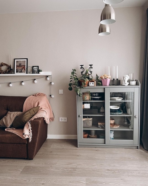 
                                Ремонт в двухкомнатной хрущевке: идеи дизайна, разбор планировок и примеры проектов (113 фото)                            