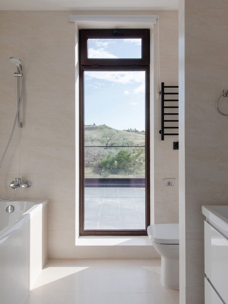 Таунхаус у Черного моря для большой семьи с четырьмя детьми