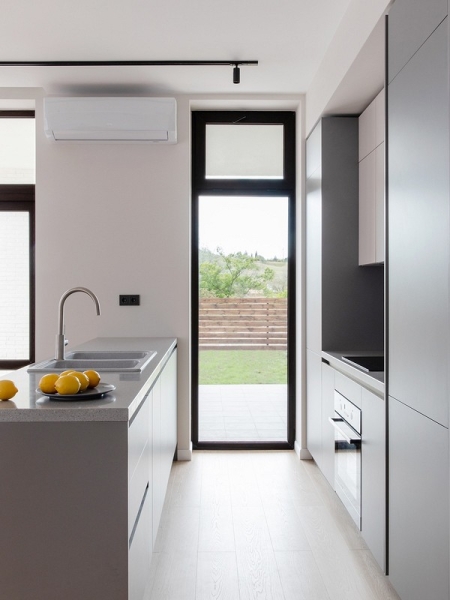 Таунхаус у Черного моря для большой семьи с четырьмя детьми