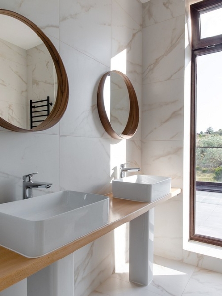 Таунхаус у Черного моря для большой семьи с четырьмя детьми