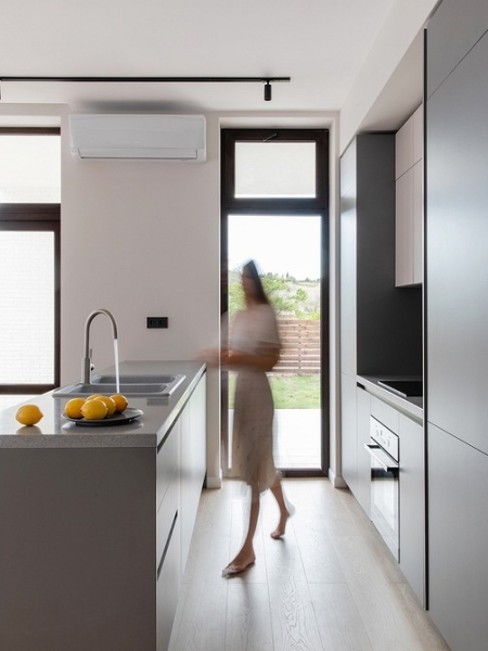 Таунхаус у Черного моря для большой семьи с четырьмя детьми