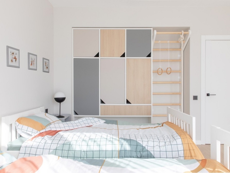 Таунхаус у Черного моря для большой семьи с четырьмя детьми