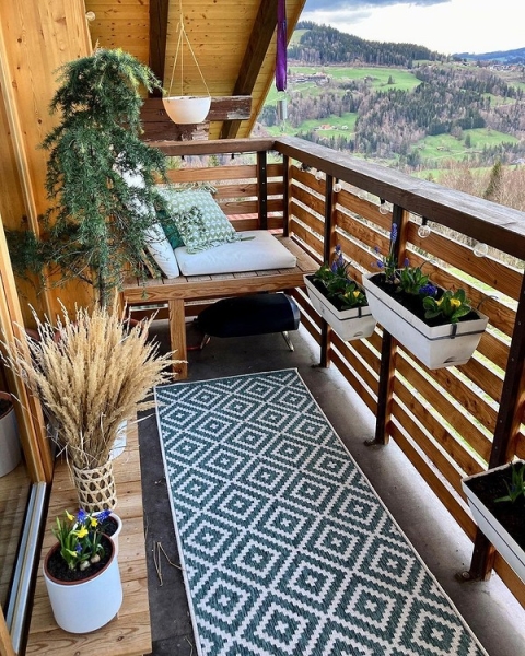 
                                7 вдохновляющих примеров обустройства балкона для теплого времени года                            