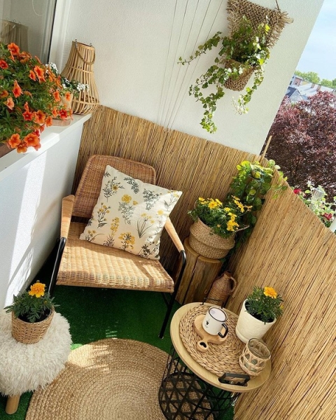 
                                7 вдохновляющих примеров обустройства балкона для теплого времени года                            