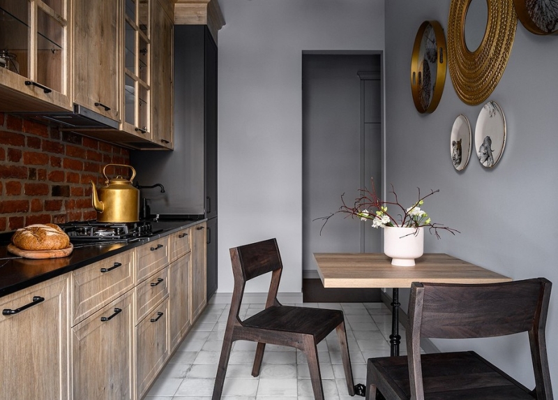 
                                Из бывшей коммуналки — в потрясающий исторический интерьер: квартира 66 кв. м в центре Санкт-Петербурга                            