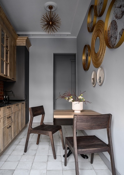 
                                Из бывшей коммуналки — в потрясающий исторический интерьер: квартира 66 кв. м в центре Санкт-Петербурга                            