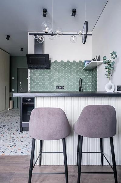 Как извлечь максимум пользы из маленькой кухни: 5 примеров от дизайнеров