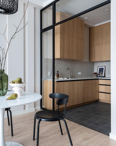 Как извлечь максимум пользы из маленькой кухни: 5 примеров от дизайнеров