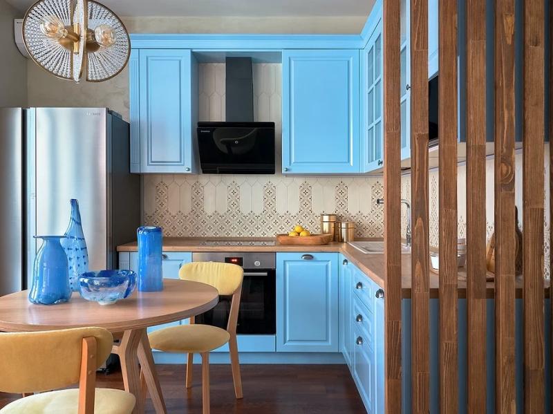 Как извлечь максимум пользы из маленькой кухни: 5 примеров от дизайнеров