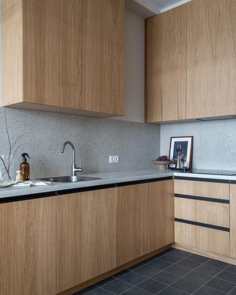 Как извлечь максимум пользы из маленькой кухни: 5 примеров от дизайнеров