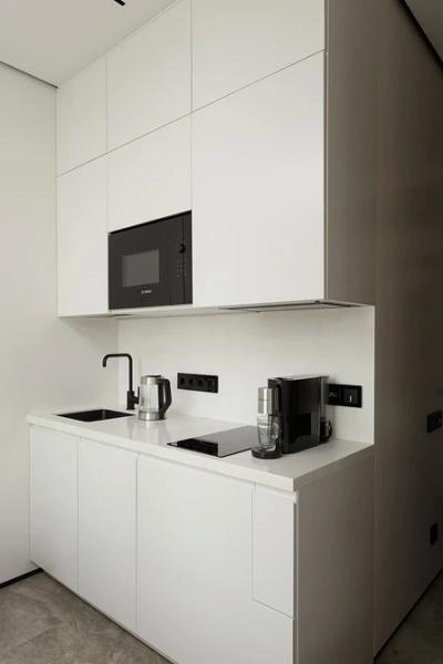 Как извлечь максимум пользы из маленькой кухни: 5 примеров от дизайнеров