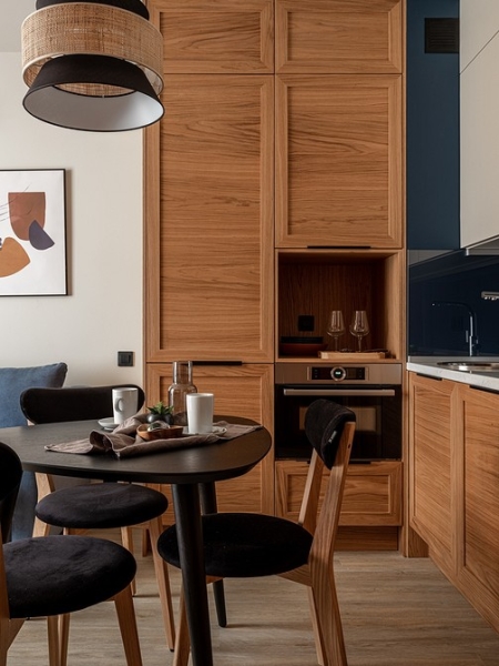 Как на 36 кв. м уместили все: маленькая квартира со спальней, кухней-гостиной и двумя гардеробными