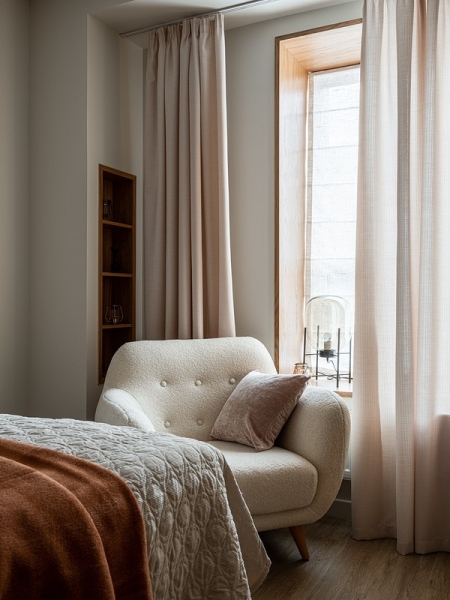 Как на 36 кв. м уместили все: маленькая квартира со спальней, кухней-гостиной и двумя гардеробными